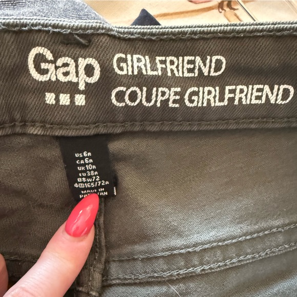 GAP Khaki Boyfriend Jeans - Picture 3 of 3
